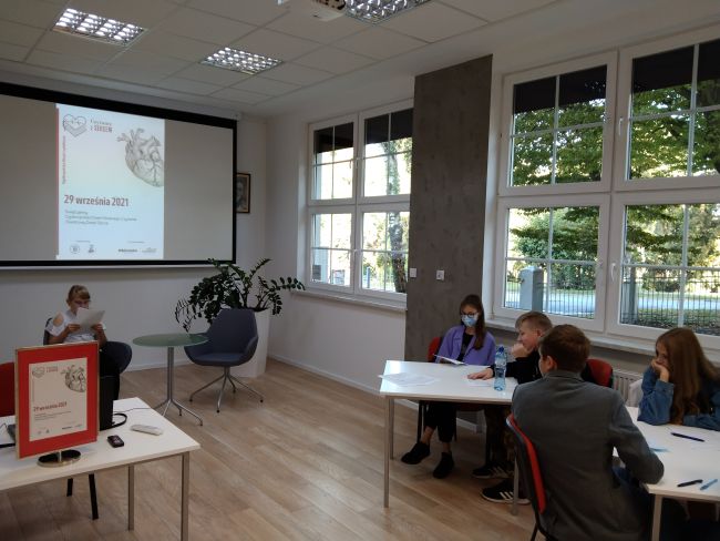 Na zdjęciu uczniowie Szkoły Podstawowej nr 1 w Hrubieszowie podczas akcji głośnego czytania