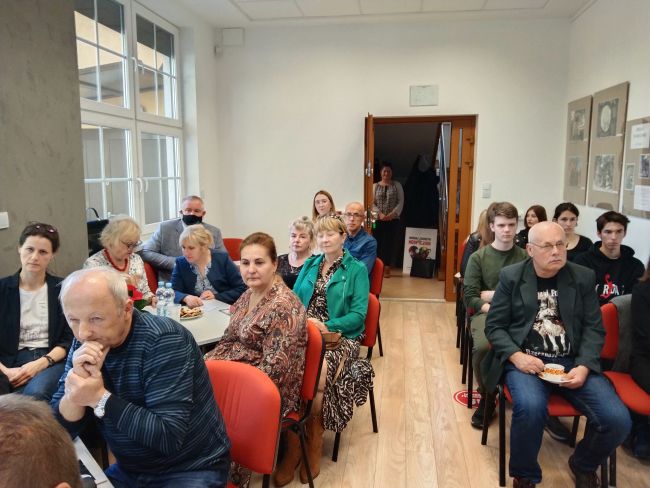 Na zdjęciu uczestnicy spotkania autorskiego