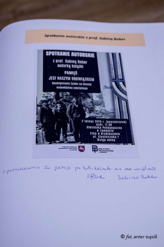 Wpis prof. Sabiny Bober do księgi pamiątkowej biblioteki