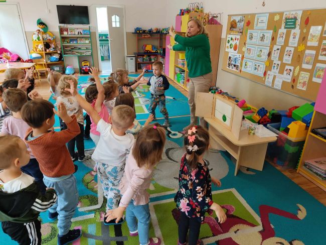Kolaż zdjęć przedszkolaków