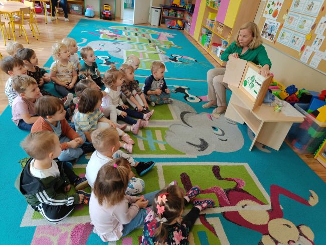 Kolaż zdjęć przedszkolaków