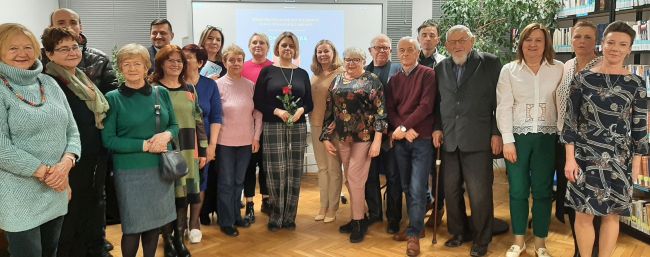 Wspólne zdjęcie uczestników spotkania autorskiego