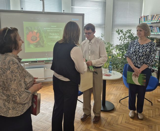 Wręczenie podziękowań dla gości