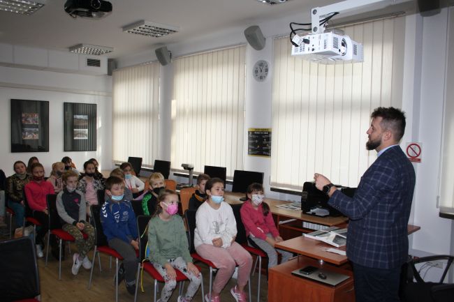 Autor spotkania i uczestnicy spotkania autorskiego