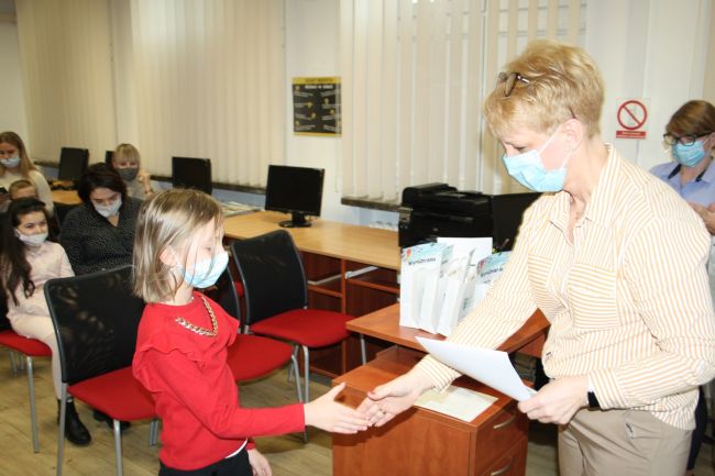 Pani dr Dorota Mach dyrektor Biblioteki Pedagogicznej w Zamościu i laureatka konkursu 