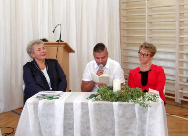 Uczestnicy 11. Edycji Narodowego Czytania (przedstawiciele Biblioteki Pedagogicznej w Zamościu)