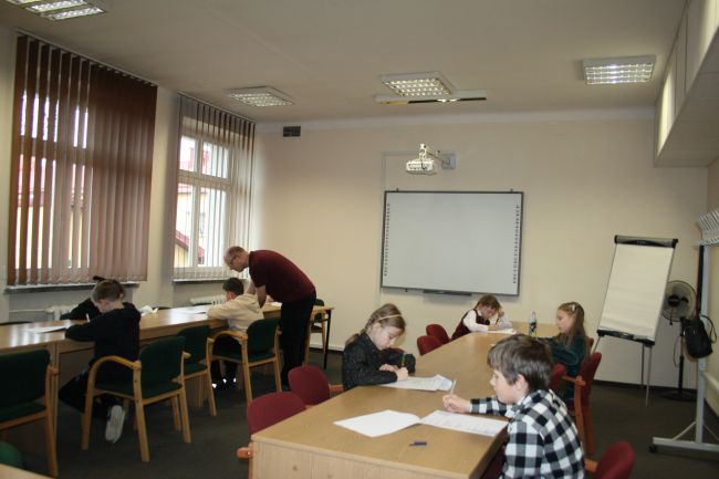 uczestnicy Wojewódzkiego Konkursu Czytelniczego „Czy znasz…?”, kl. 1-3