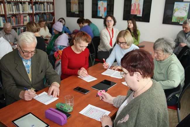 Dyrektor Biblioteki Pedagogicznej wita uczestników zajęć